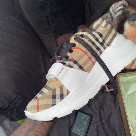 Men’s Burberry shoes worn twice - Picture 4 of 10